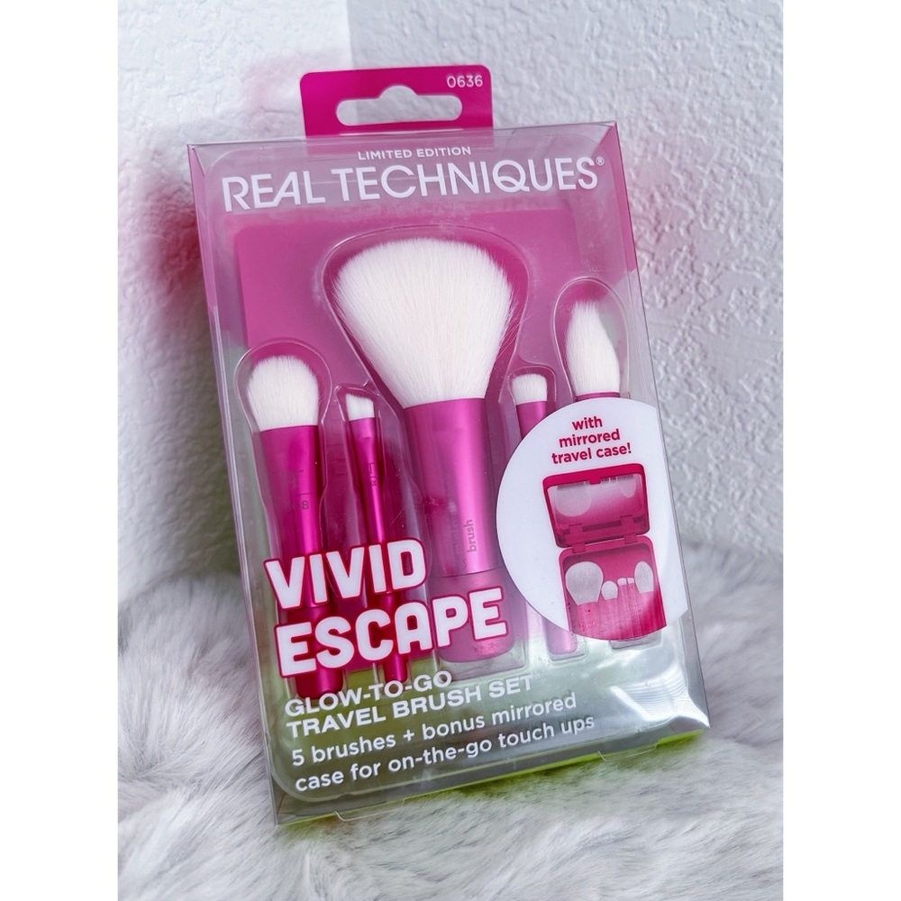 REAL TECHNIQUES Mini Size Makeup Brushes